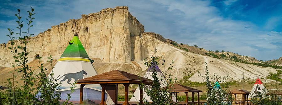 Место для интересных фото в Крыма – глэмпинг Белая Скала